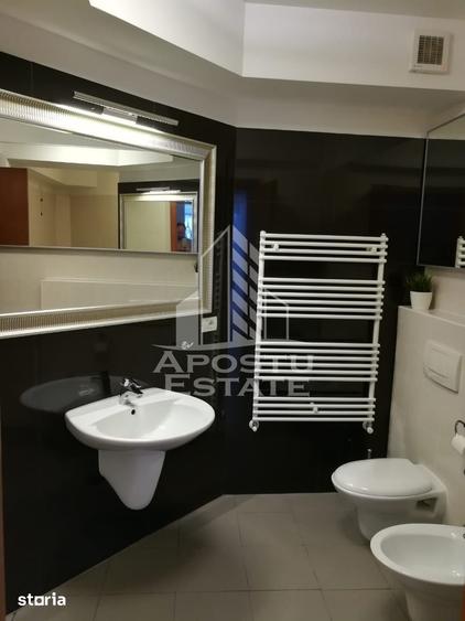 Apartament cu 3 camere, mobilat în Torontalului