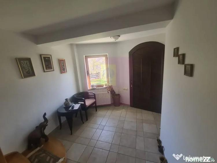 Casă cu 4 camere cu Teren 2066 Mp în Capul Câmpului