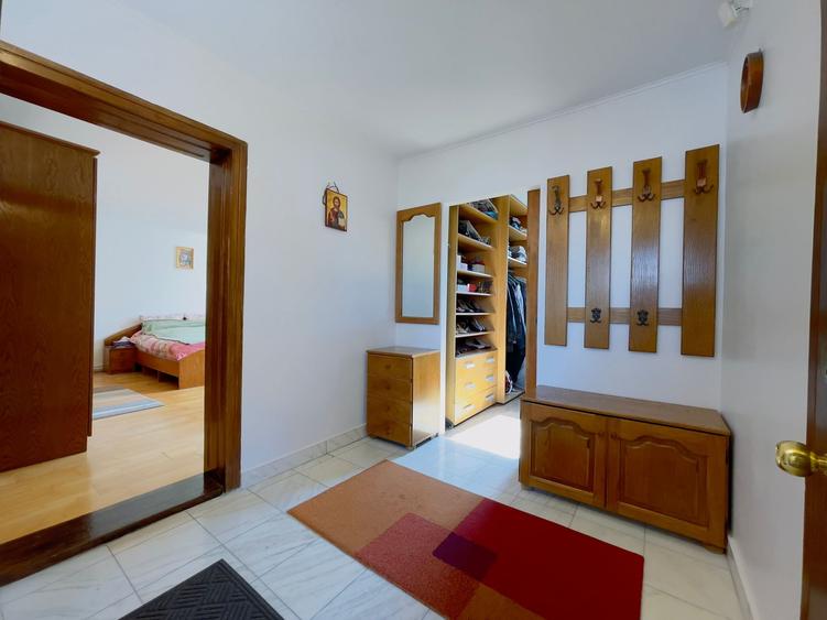 Duplex cu 3 camere cu Canalizare în Noua