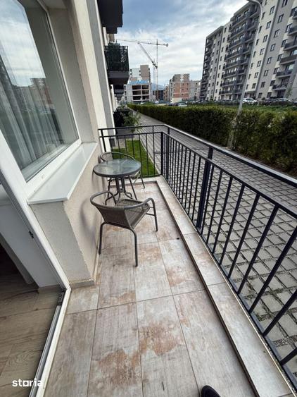 Apartament cu 3 camere în Tractorul