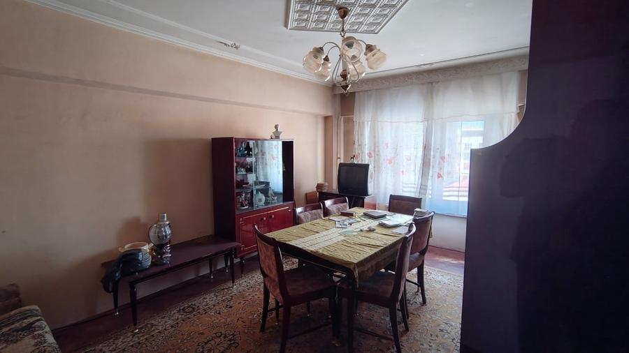 Apartament cu 2 camere decomandat, mobilat în Central