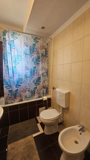 Apartament cu 4 camere semidecomandat, mobilat în Zorilor