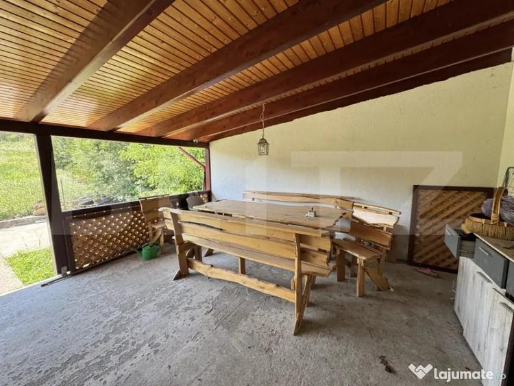 Casă cu 4 camere cu Teren 2800 Mp în Guruslău