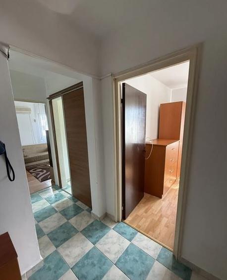 Apartament cu 2 camere semidecomandat, mobilat în Dristor