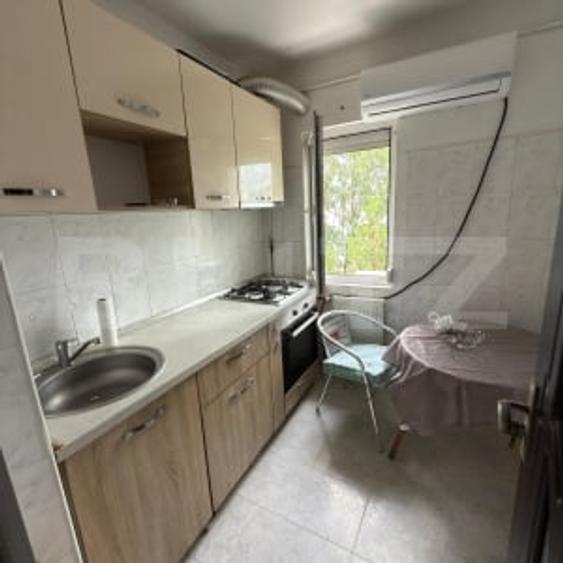 Apartament cu 2 camere semidecomandat, mobilat în Vest