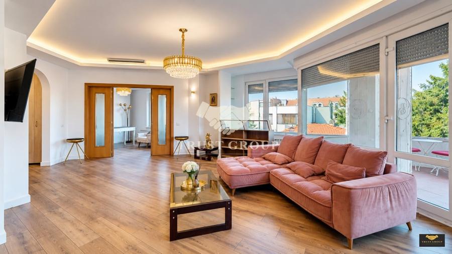 Apartament cu 4 camere decomandat, mobilat în Aviatorilor