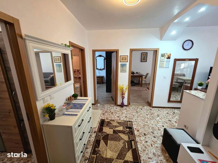 Apartament cu 3 camere decomandat în Central