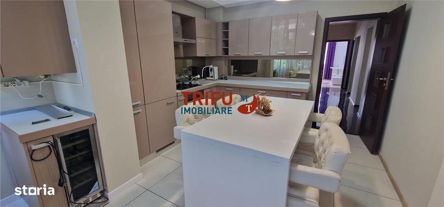 Apartament cu 4 camere decomandat în Cetate