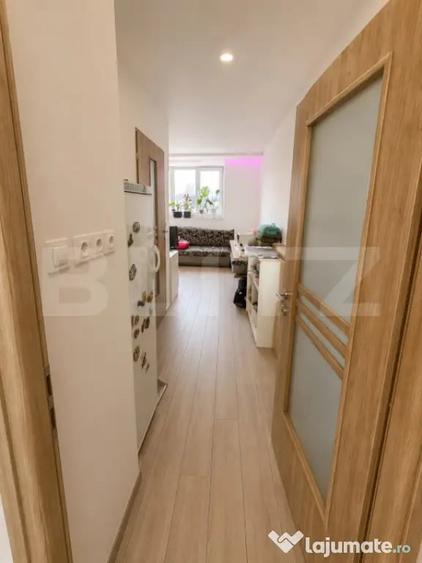 Casă cu 7 camere cu Teren 500 Mp în Central