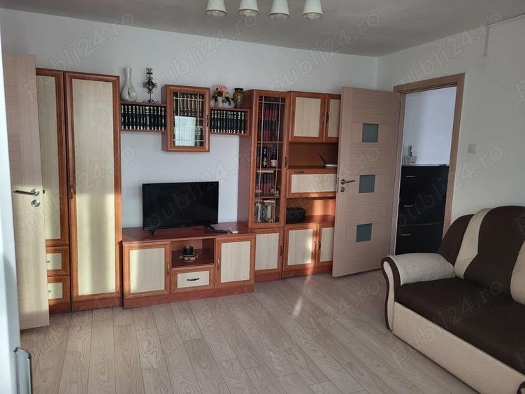 Apartament cu 2 camere semidecomandat în Aradului