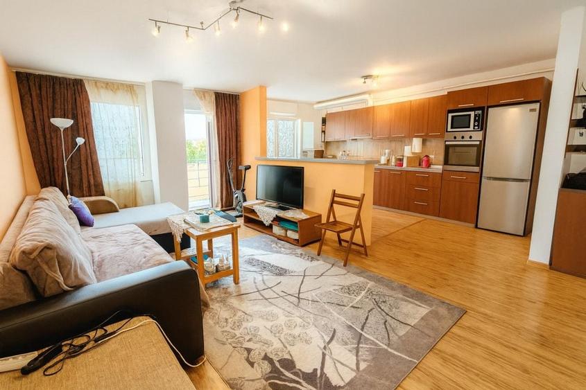 Apartament cu 2 camere semidecomandat în Valea Aurie