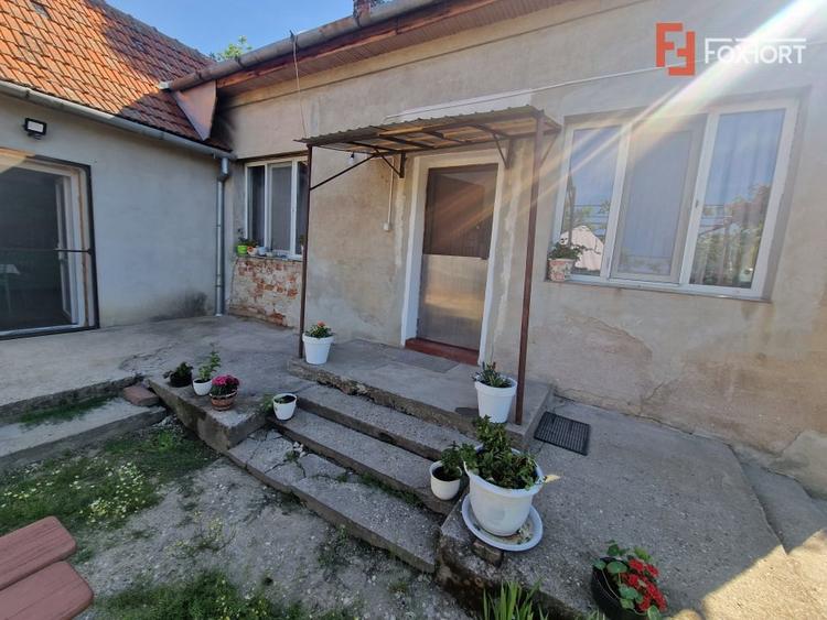 Casă individuală cu 3 camere cu Teren 647 Mp în Moșnița Veche