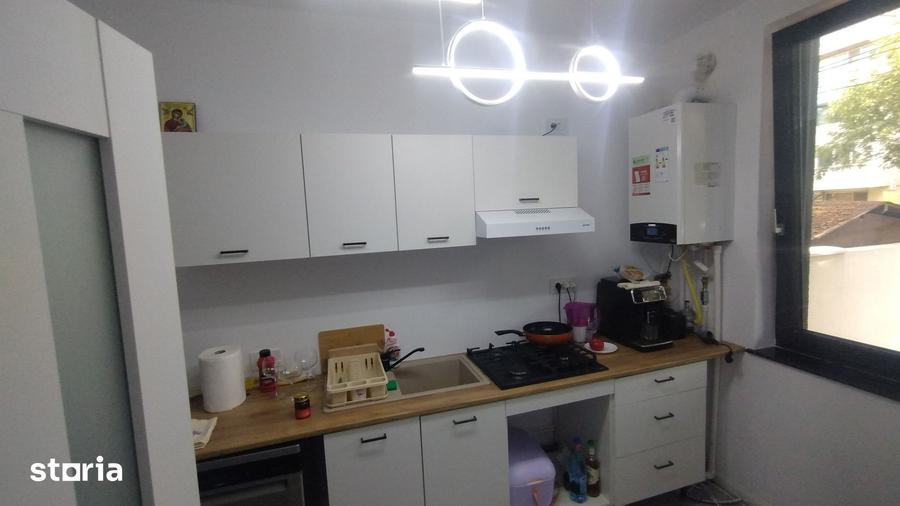 Casă cu 7 camere cu Teren 360 Mp în Inel II
