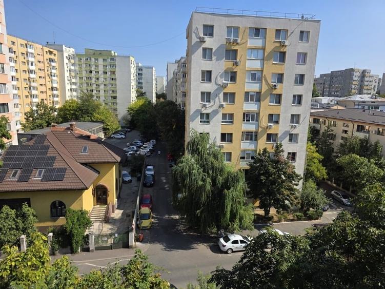 Garsonieră semidecomandată, mobilată în Iancului