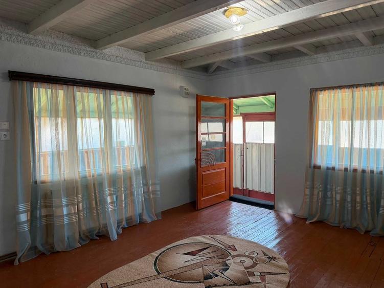 Casă cu 3 camere în Ciorani