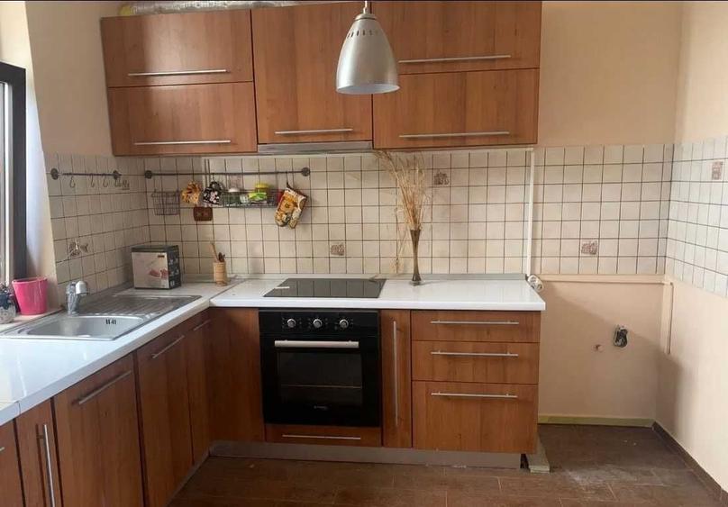Casă cu 3 camere în Lazuri
