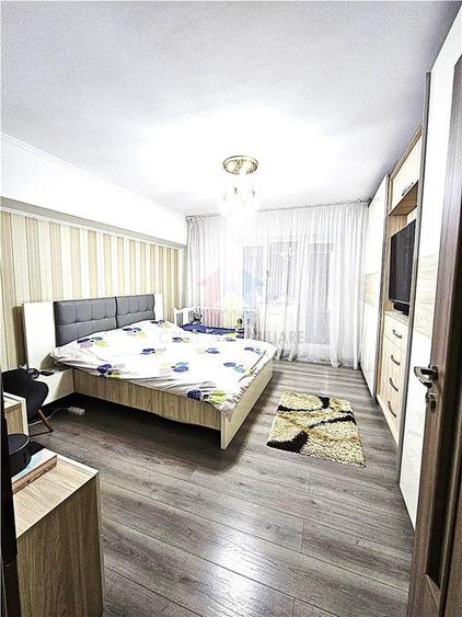 Apartament cu 3 camere decomandat în Călărași