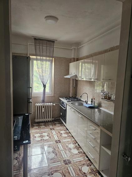 Apartament cu 3 camere decomandat în Nord
