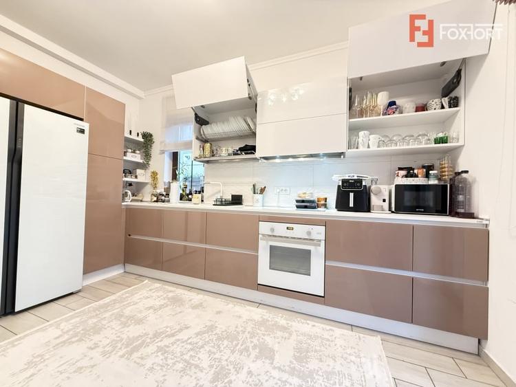 Duplex cu 5 camere cu Canalizare în Aradului