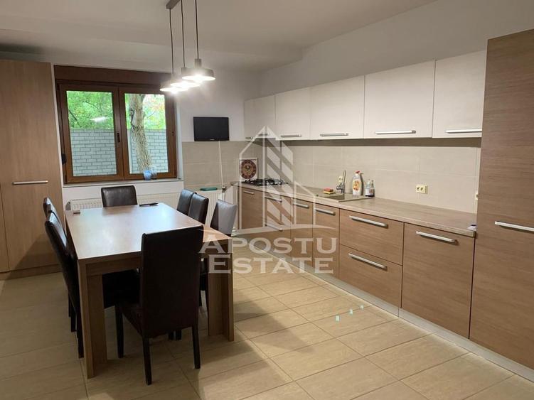 Casă cu 4 camere cu Teren 500 Mp în Girocului