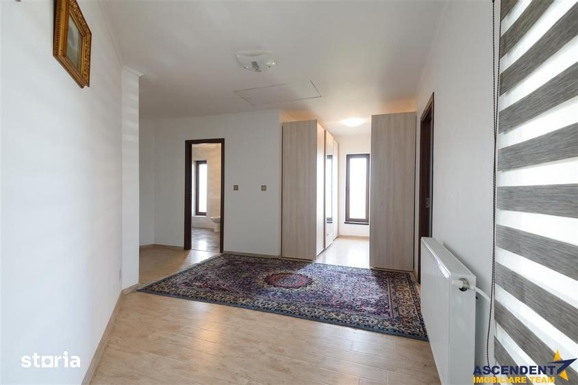 Casă cu 8 camere cu Teren 251 Mp în Bartolomeu