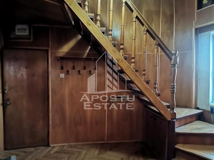 Apartament cu 5 camere decomandat, mobilat în Fabric