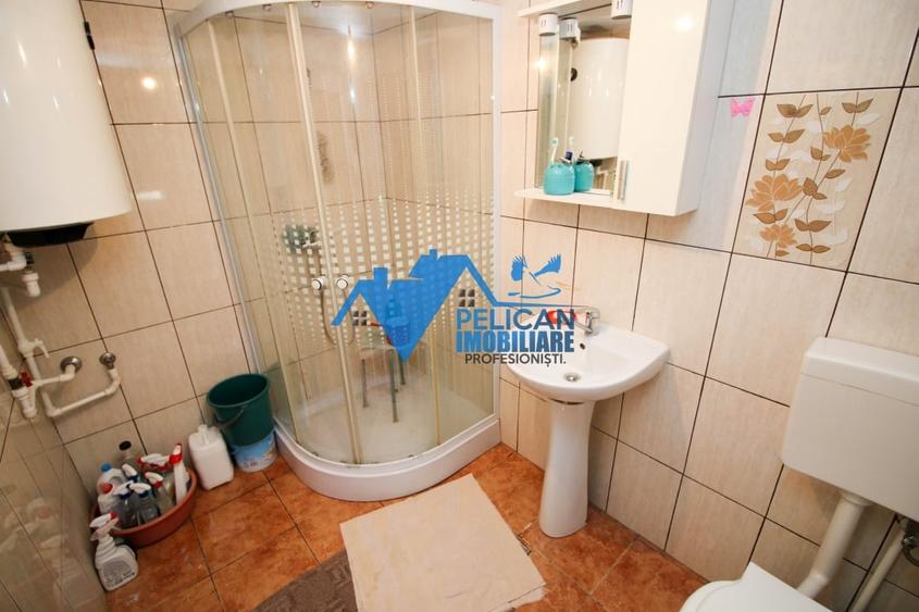 Casă individuală cu 4 camere cu Canalizare în Telița