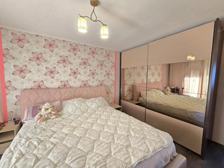 Casă cu 6 camere cu Teren 293 Mp în Năvodari