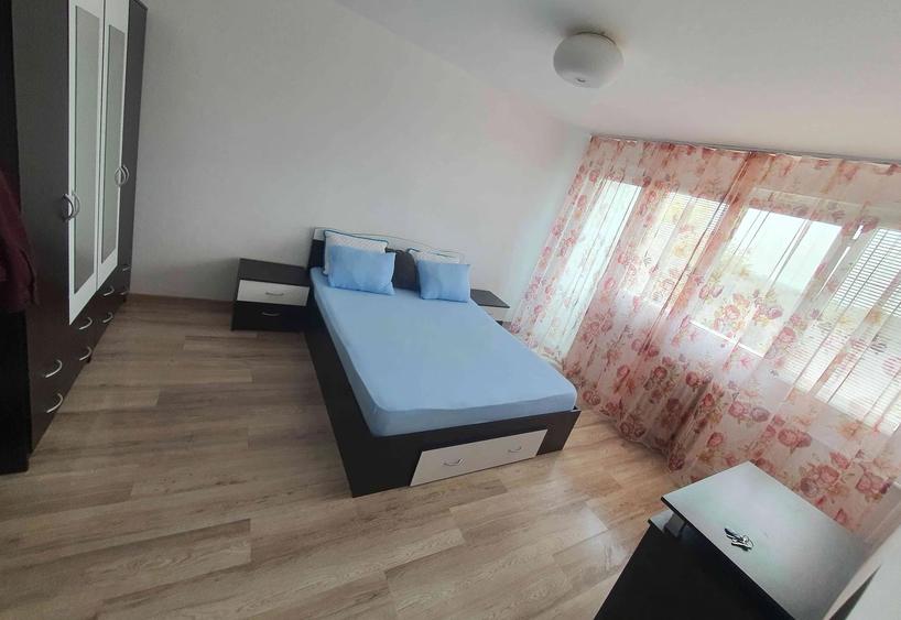 Apartament cu 2 camere decomandat în Eroii Revoluției