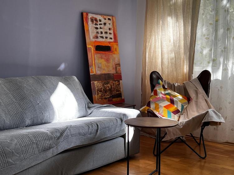 Apartament cu 3 camere semidecomandat în Drumul Taberei
