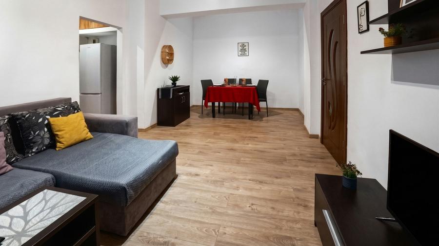 Apartament cu 2 camere semidecomandat în Magheru