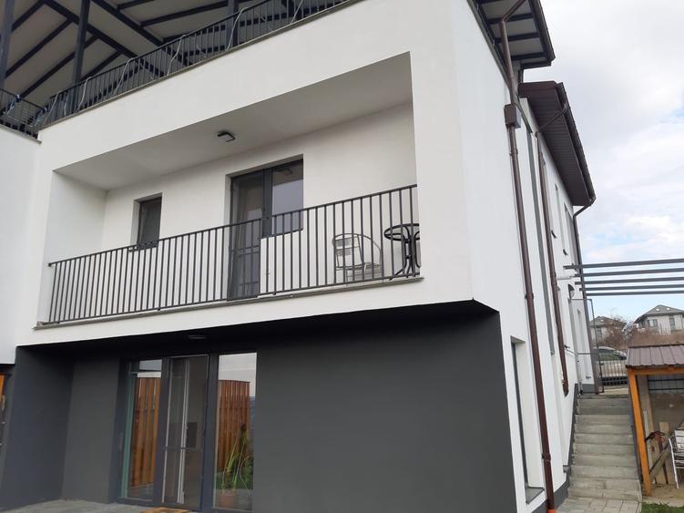 Casă individuală cu 4 camere cu Canalizare în Borhanci