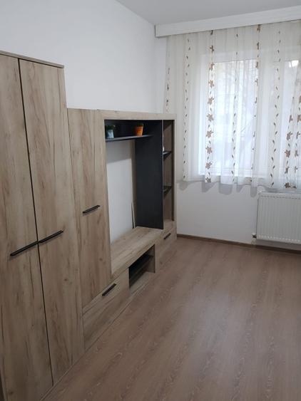 Garsonieră decomandată în CET