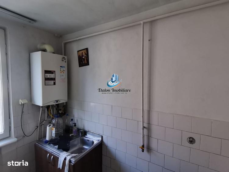 Apartament cu 2 camere decomandat în Sărata