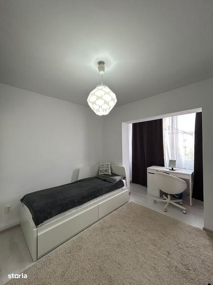 Apartament 4 camere, decomandat, renovat 2025, etaj intermediar - 1