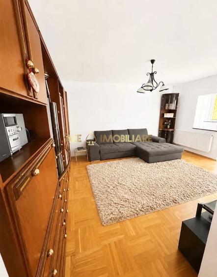 Apartament cu 3 camere decomandat, mobilat în Alba Iulia