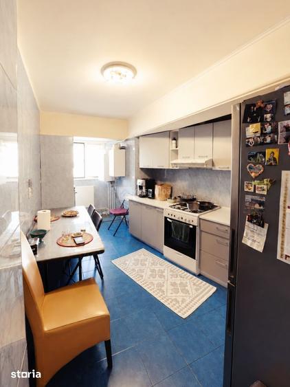 Apartament cu 3 camere decomandat în Hala Centrală