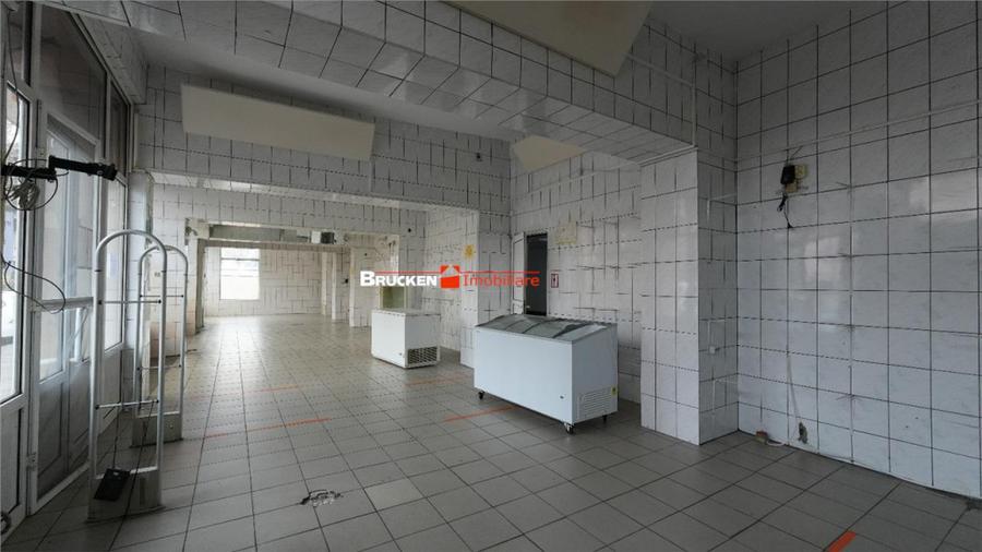 Spațiu comercial, de 232 mp, în Central