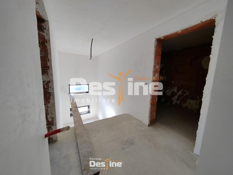 Casă individuală cu 4 camere cu Canalizare în Bârnova