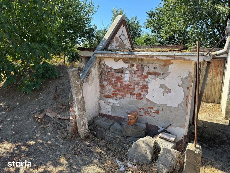 Casă cu 4 camere cu Teren 1440 Mp în Vetiș