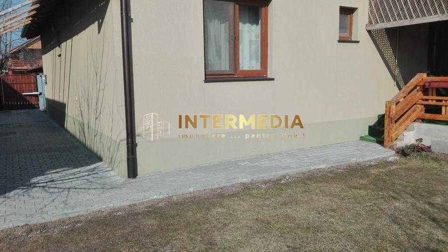 Casă individuală cu 3 camere cu Canalizare în Cetate