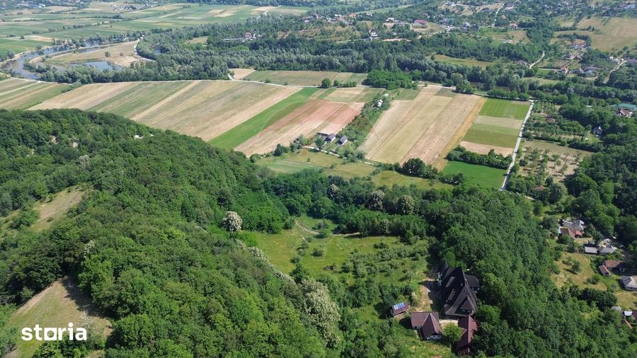 Casă cu Teren 24700 Mp în Copalnic