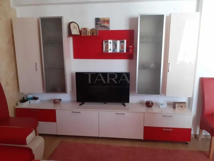 Apartament cu 3 camere decomandat, mobilat în Florești
