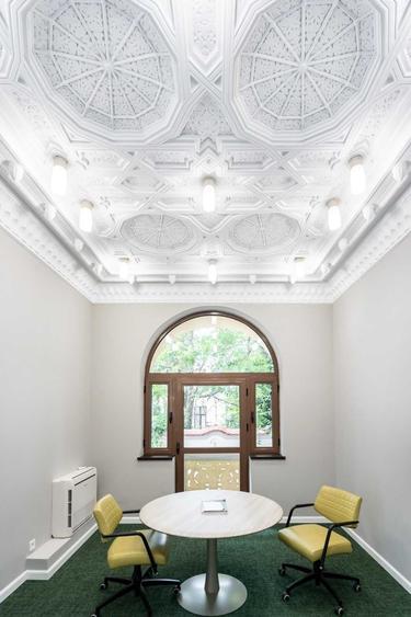 Casă cu 4 camere cu Teren 1266 Mp în Romană