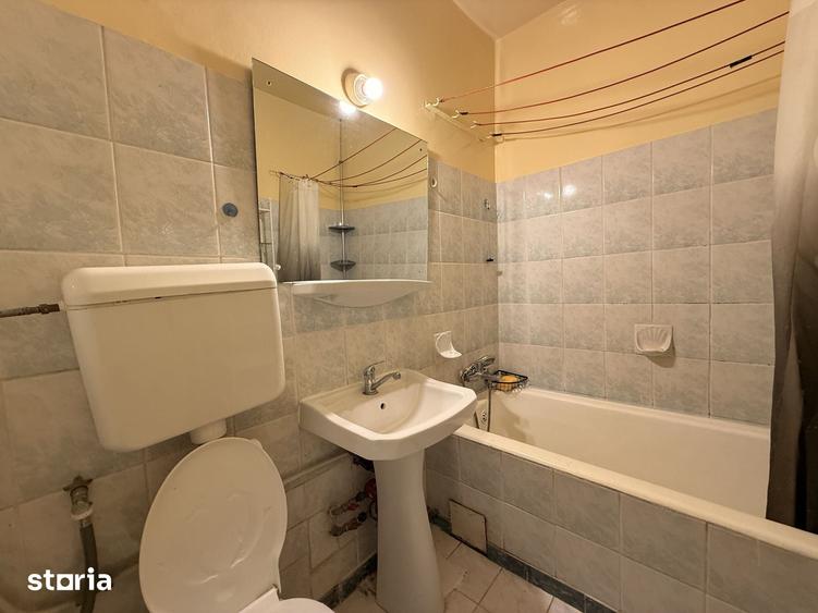 Apartament cu 2 camere semidecomandat în 1 Mai