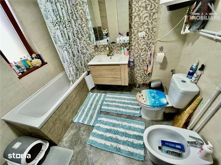 Apartament cu 3 camere în Aroneanu