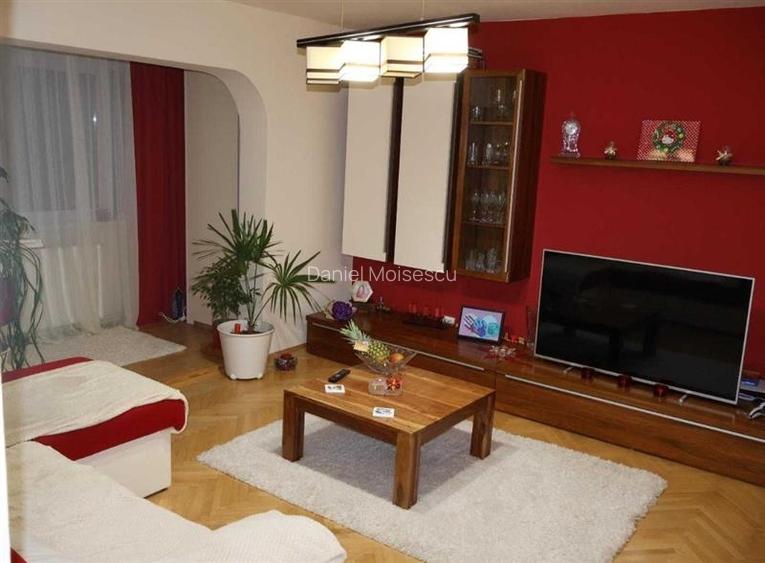 Decomandat cu 2 băi și 2 balcoane, mobilat și utilat