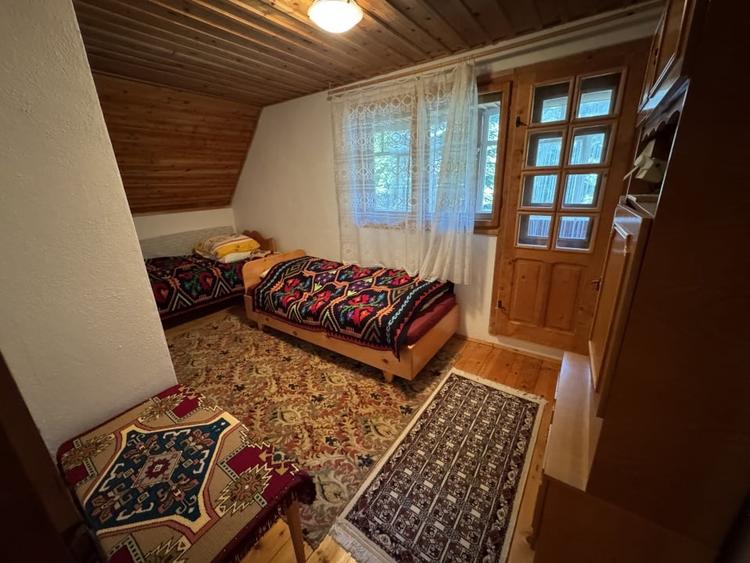 Casă de vacanță de vânzare în Colibița – priveliște superbă spre lac! - 11