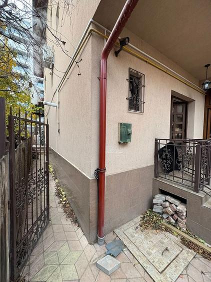 Inchiriez casa 5 camere+ mansarda si curte (200mp) - 3