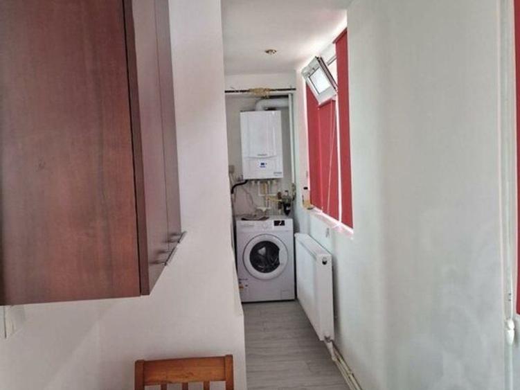 Apartament cu 3 camere, parter - zona Tiglina 2, CEC - 6